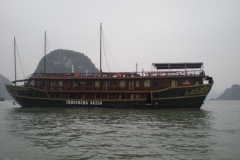 Halong-Bay-2011-25